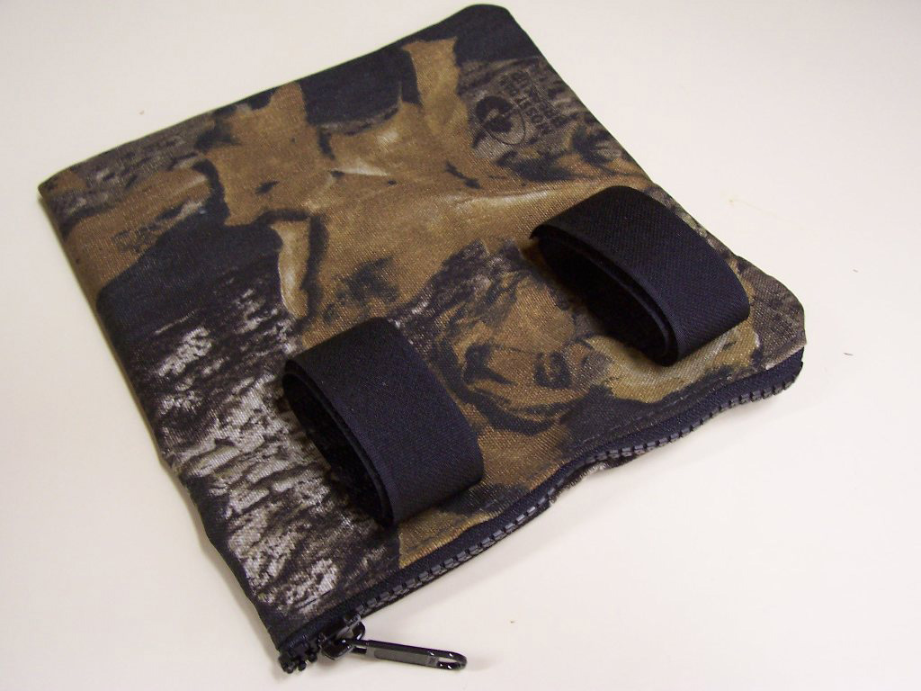 velcro camo bag, hunters tree stand kit, walnut grove hunting products, sullivan, ohio